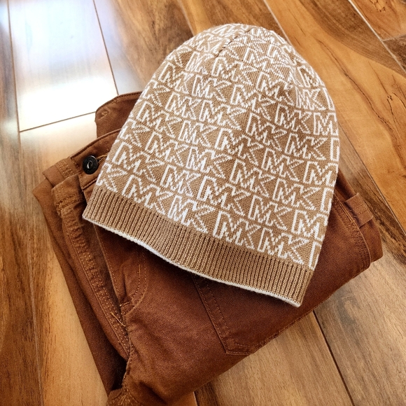 MICHAEL KORS Tan/White Logo Beanie (NWOT) - Picture 3 of 5